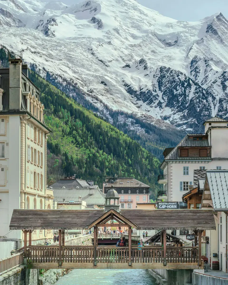 Photo of a city scene in France.