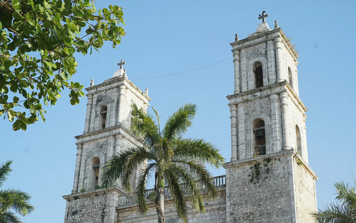 Twin-towered colonial church at Cathedral of San Servacio.