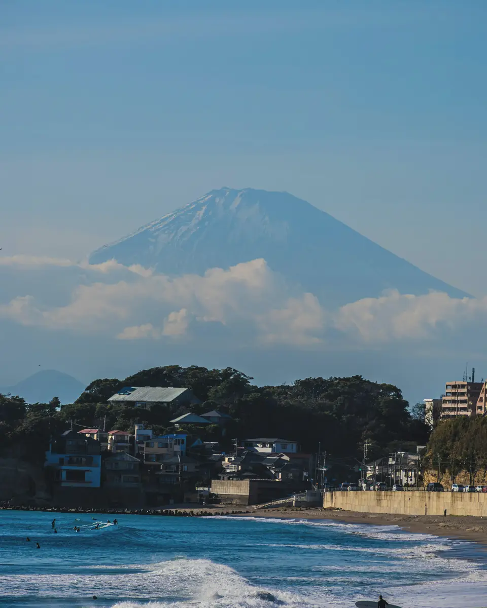 Photo of a beach and shoreline in Japan.
