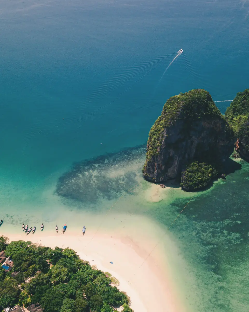 Photo of a beach and shoreline in Thailand.